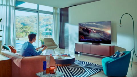 Samsung Neo QLED 8K 55QN700B con pantalla de 55 pulgadas, calidad de imagen 8K y diseño moderno.