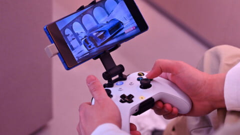 Proceso de conexión de consola de videojuegos a televisor